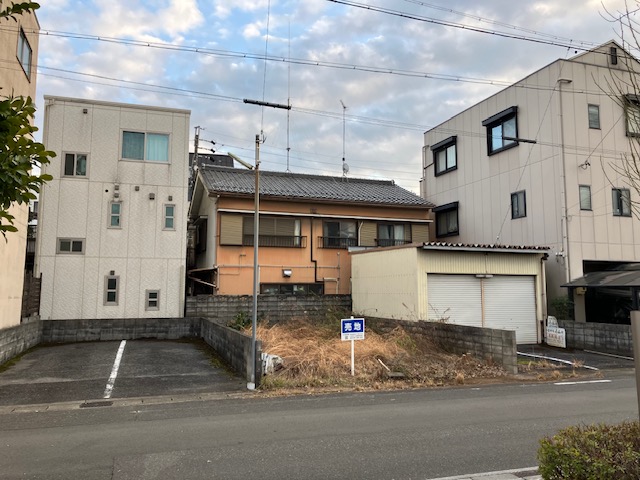 現地　（解体してお引渡しです）