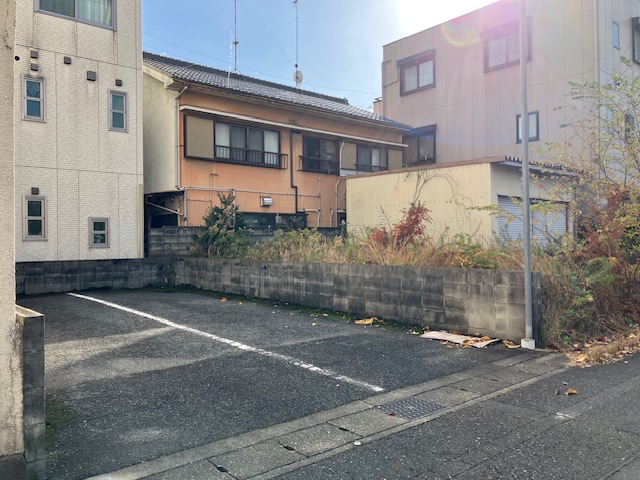 現地 (解体してお引渡しです)